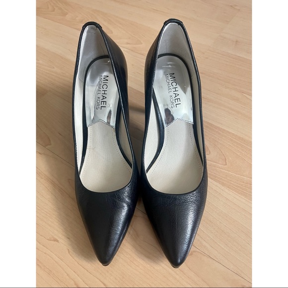 Michael Kors Flex Mid Pump size 6.5 - Picture 6 of 6
